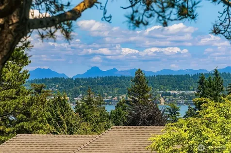 5757 64th Avenue NE Seattle WA 98105