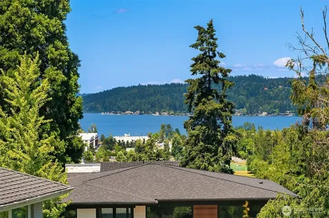 5757 64th Avenue NE Seattle WA 98105