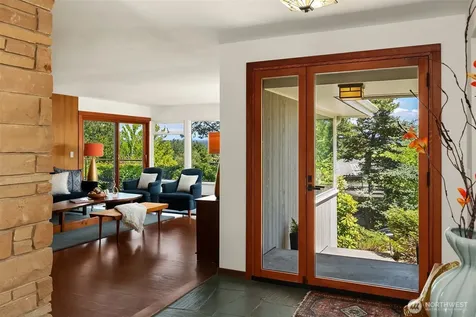 5757 64th Avenue NE Seattle WA 98105