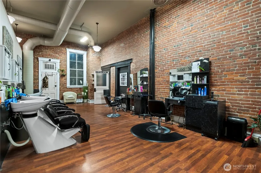 176 S Howard Street Spokane WA 99201