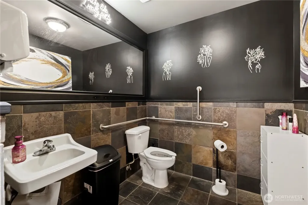 176 S Howard Street Spokane WA 99201