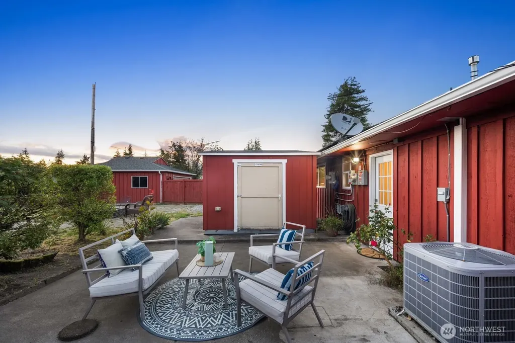 10702 Douglas Drive SW Lakewood WA 98499