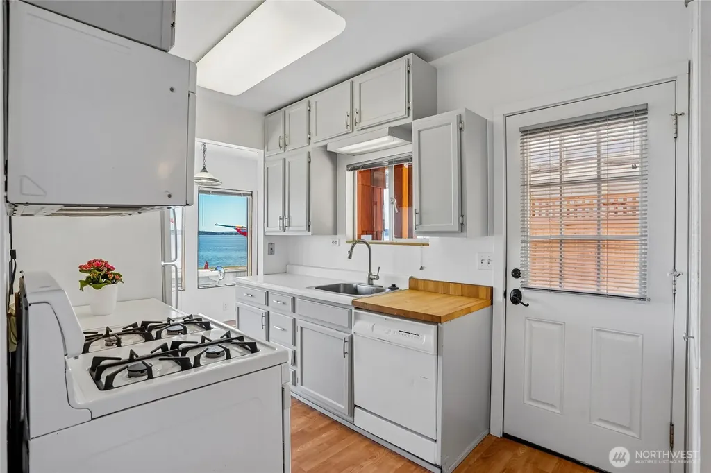 3134 SW 172nd Street Burien WA 98166