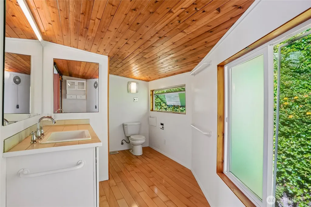 3134 SW 172nd Street Burien WA 98166