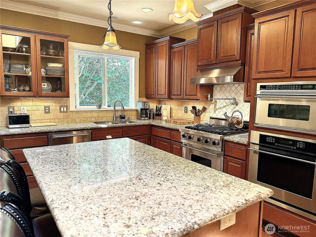 18210 Homeview Drive Edmonds WA 98026