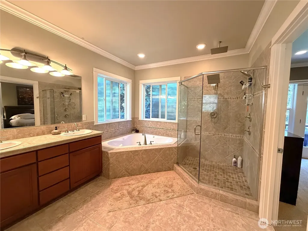 18210 Homeview Drive Edmonds WA 98026