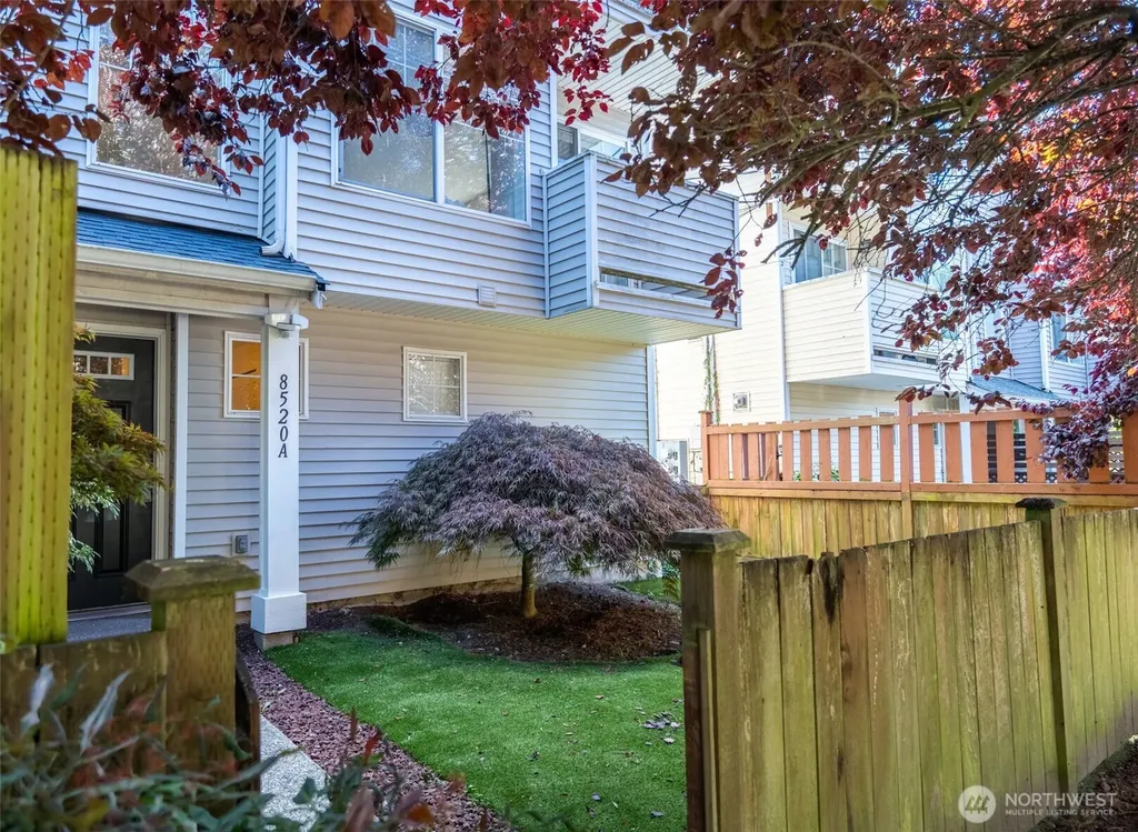 8520 Midvale Avenue N Seattle WA 98103