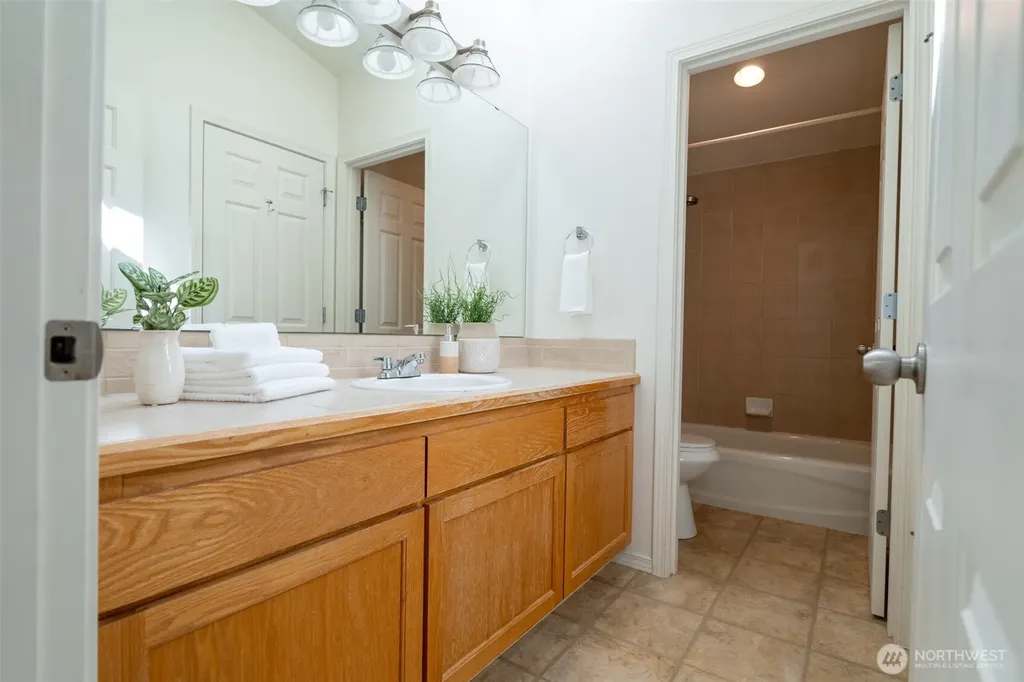 8520 Midvale Avenue N Seattle WA 98103