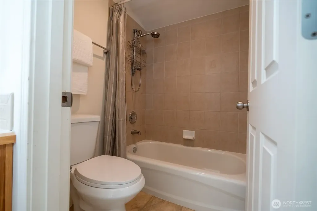 8520 Midvale Avenue N Seattle WA 98103