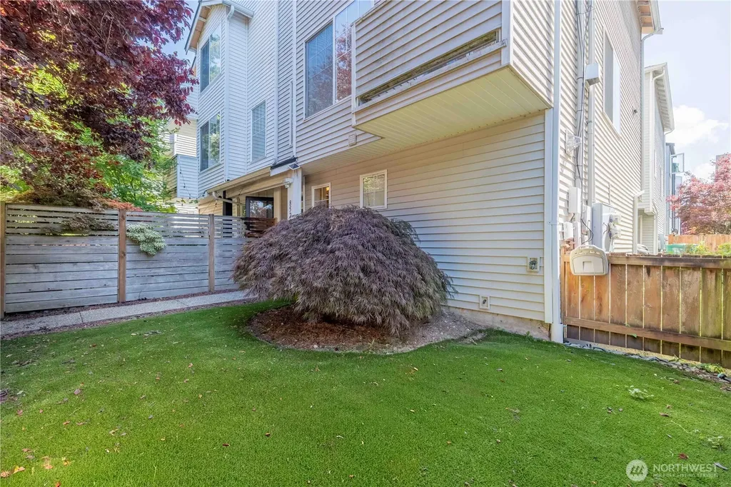 8520 Midvale Avenue N Seattle WA 98103