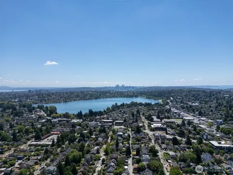 8520 Midvale Avenue N Seattle WA 98103