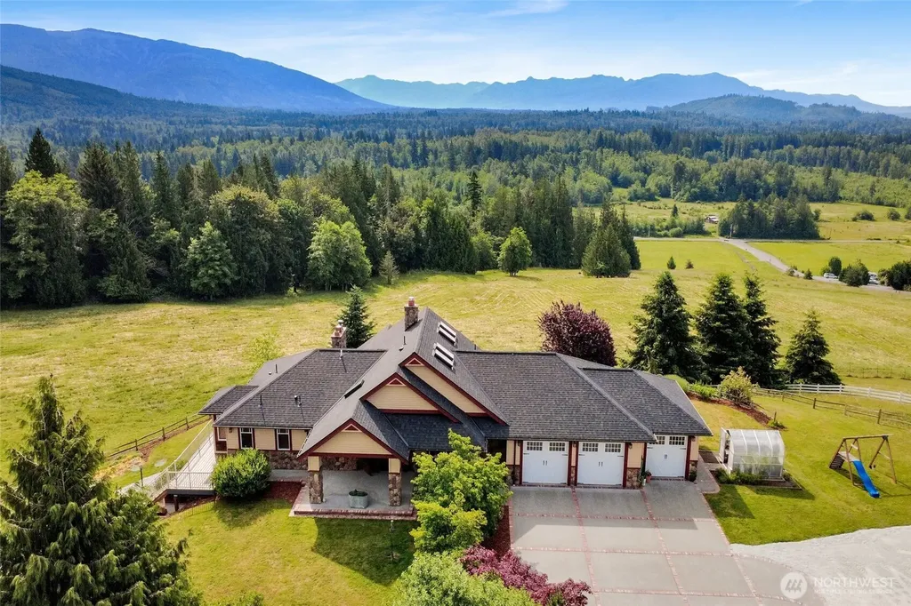 18077 Fox Hollow Lane Bow WA 98232