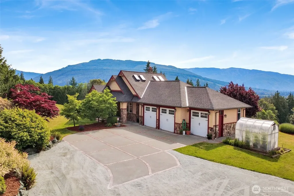 18077 Fox Hollow Lane Bow WA 98232
