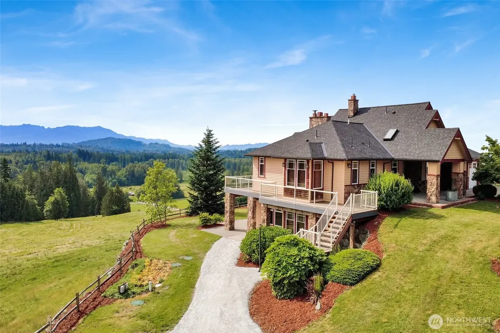 18077 Fox Hollow Lane Bow WA 98232
