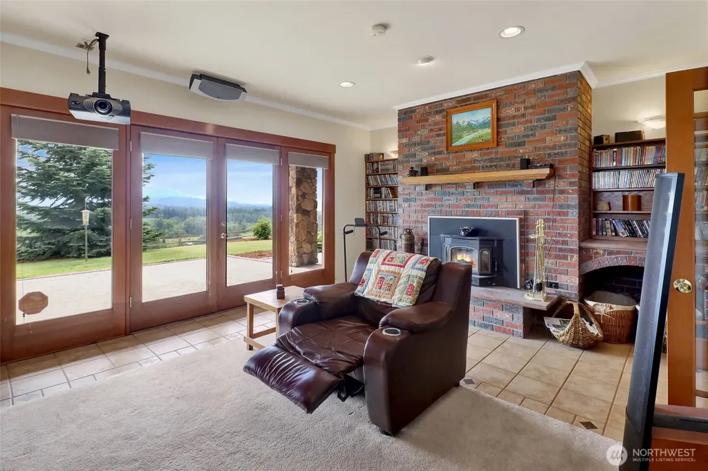 18077 Fox Hollow Lane Bow WA 98232