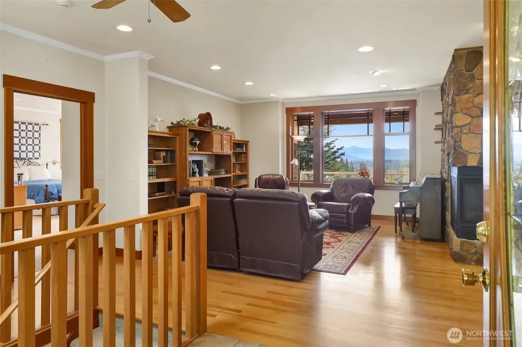 18077 Fox Hollow Lane Bow WA 98232