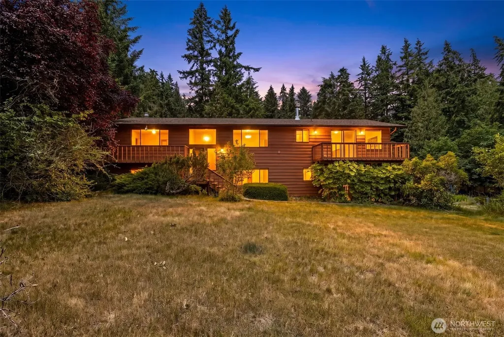 5359 Ruby Place NE Bainbridge Island WA 98110