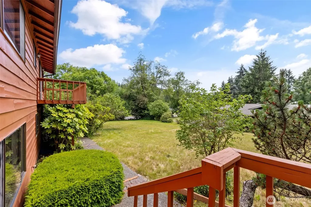 5359 Ruby Place NE Bainbridge Island WA 98110