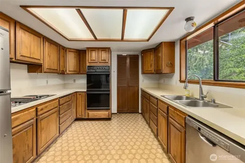 5359 Ruby Place NE Bainbridge Island WA 98110