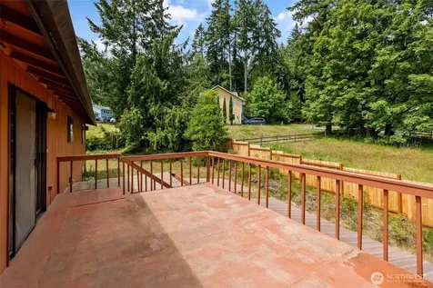 5359 Ruby Place NE Bainbridge Island WA 98110