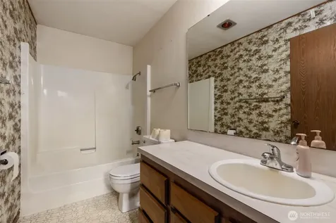 5359 Ruby Place NE Bainbridge Island WA 98110
