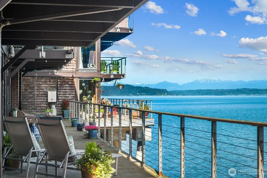 3717 Beach Drive SW Seattle WA 98116