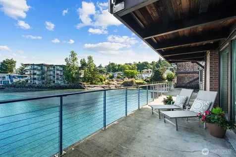 3717 Beach Drive SW Seattle WA 98116