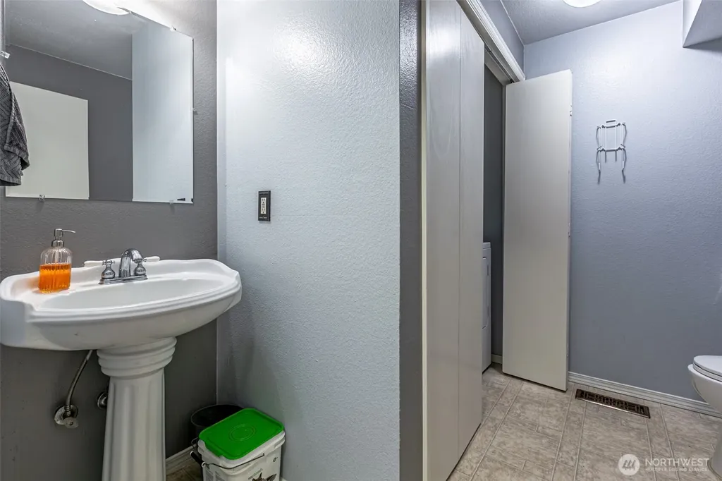 2248 Lakemoor Drive SW Olympia WA 98512