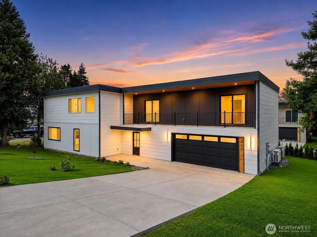 230 SW 183rd Street Normandy Park WA 98166