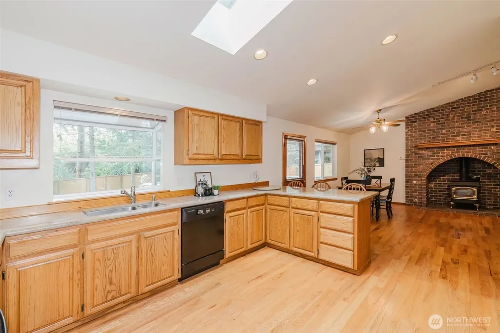 1724 NW Palmer Lane Bremerton WA 98311