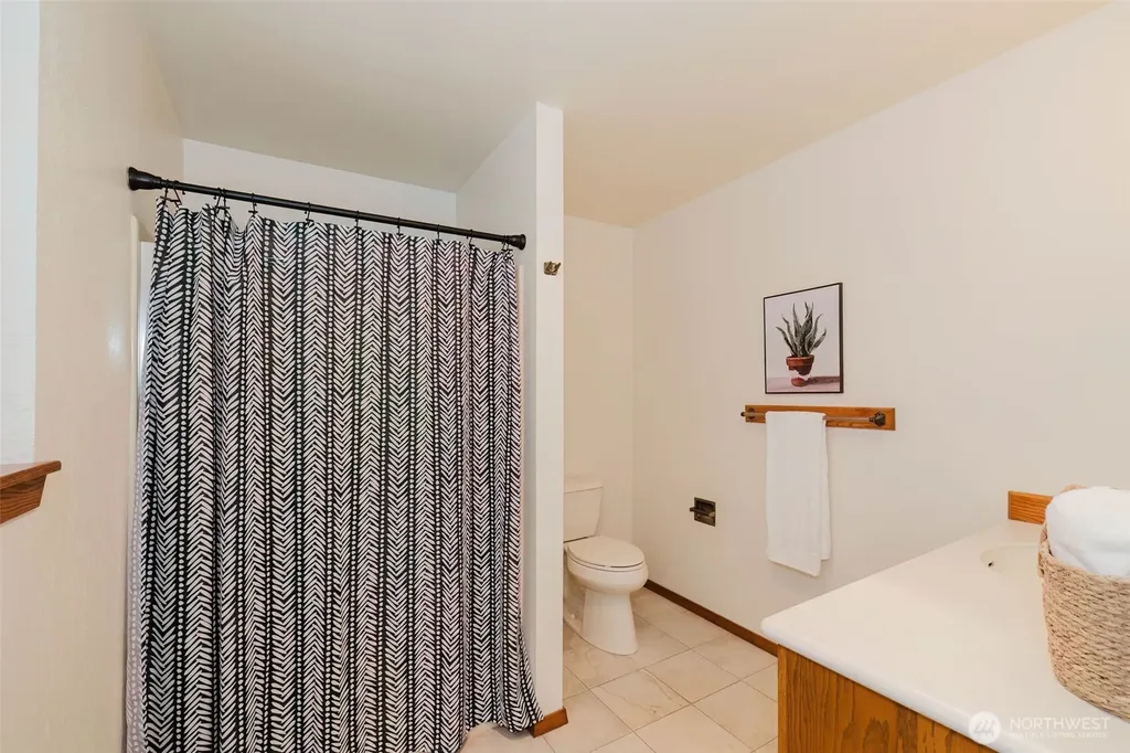 1724 NW Palmer Lane Bremerton WA 98311