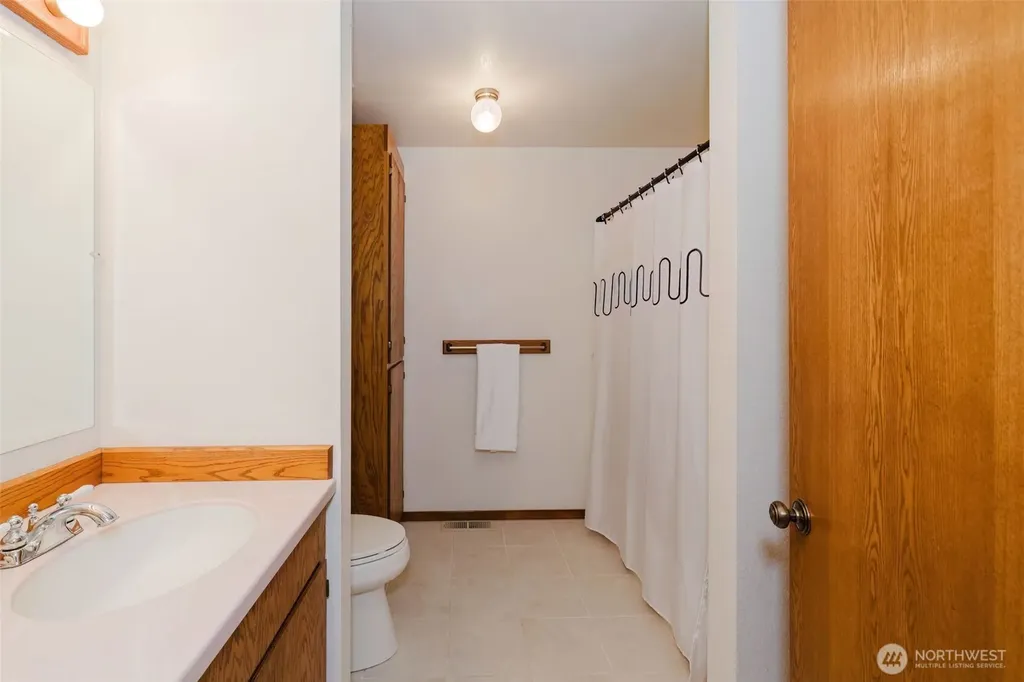 1724 NW Palmer Lane Bremerton WA 98311