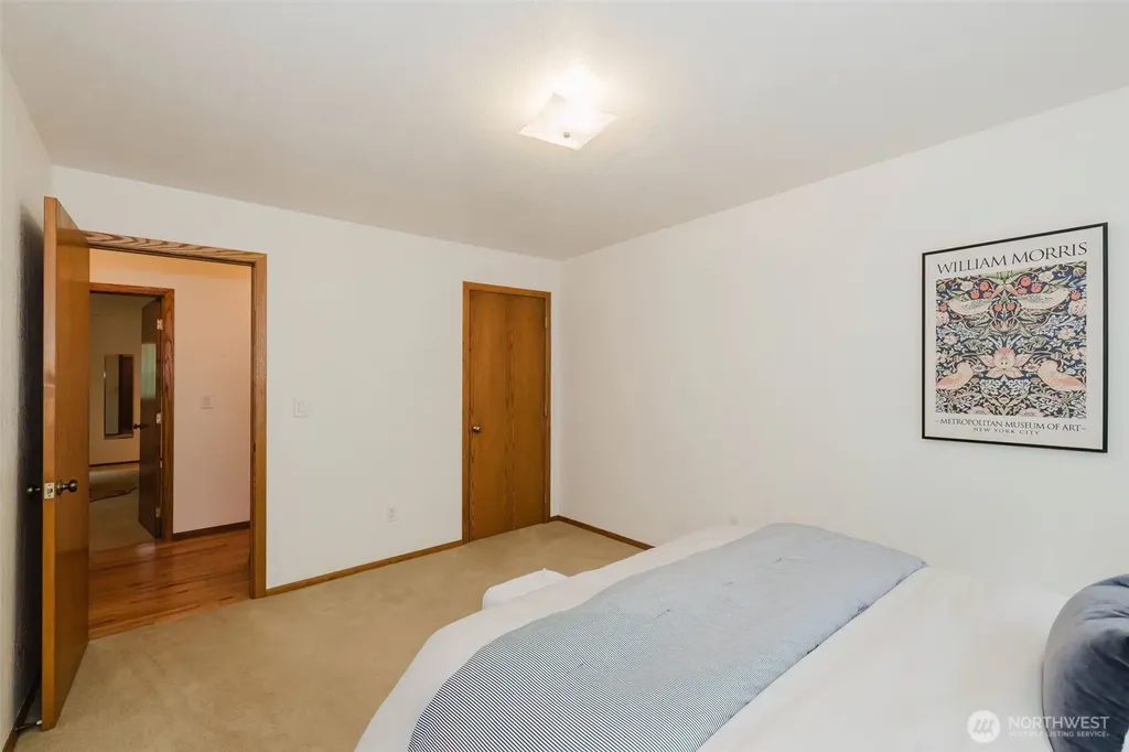 1724 NW Palmer Lane Bremerton WA 98311