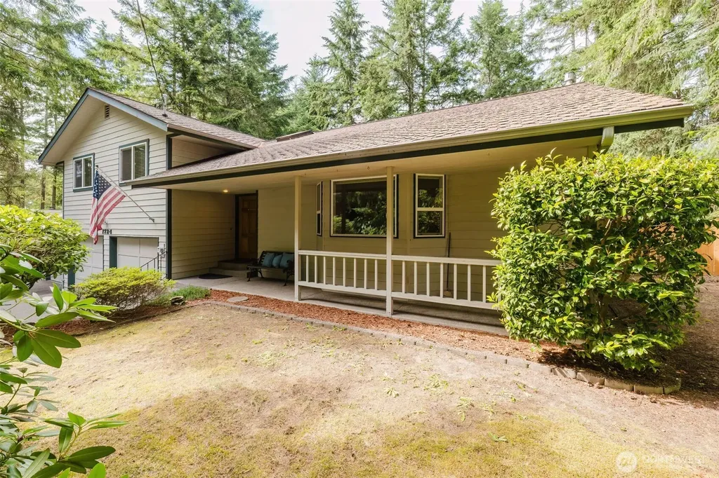 1724 NW Palmer Lane Bremerton WA 98311
