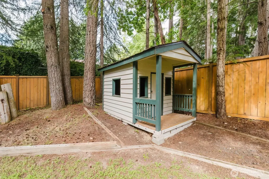 1724 NW Palmer Lane Bremerton WA 98311