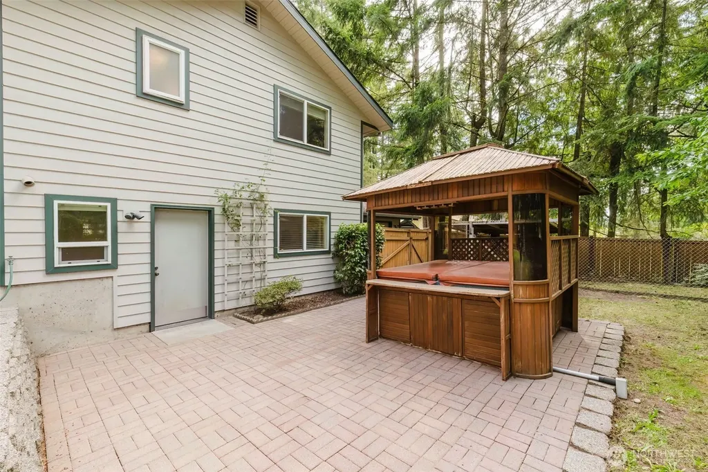 1724 NW Palmer Lane Bremerton WA 98311
