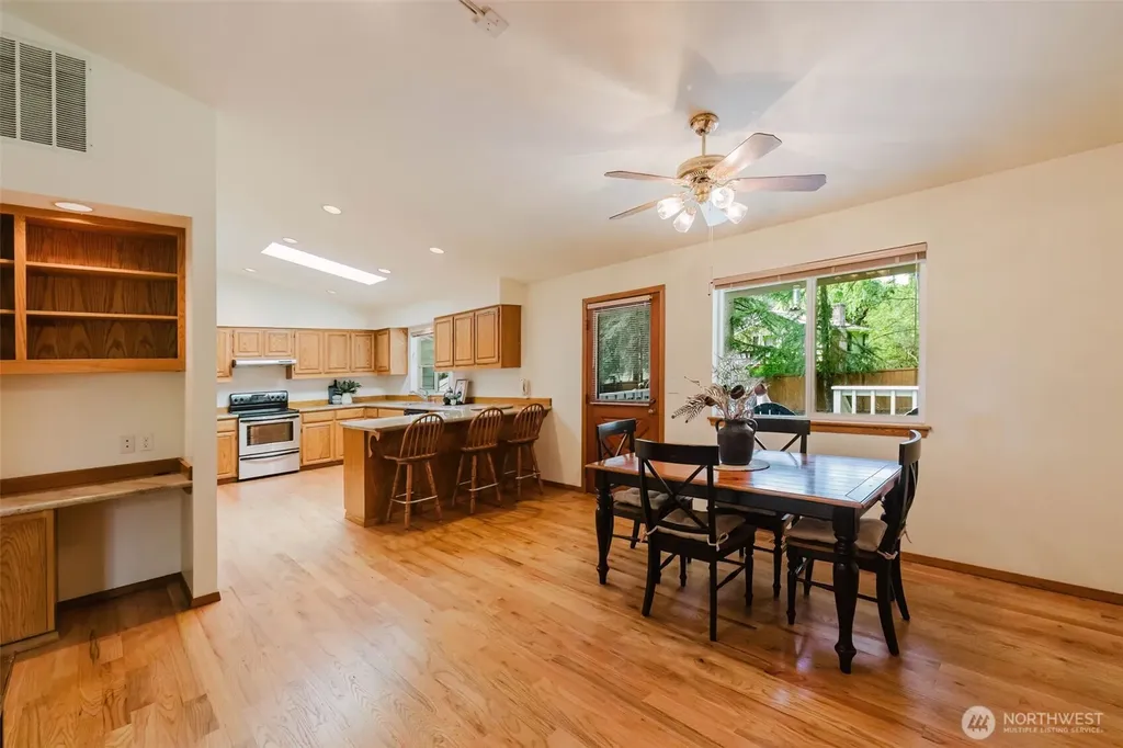 1724 NW Palmer Lane Bremerton WA 98311