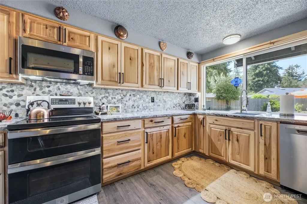 7010 Topaz Drive SW Lakewood WA 98498