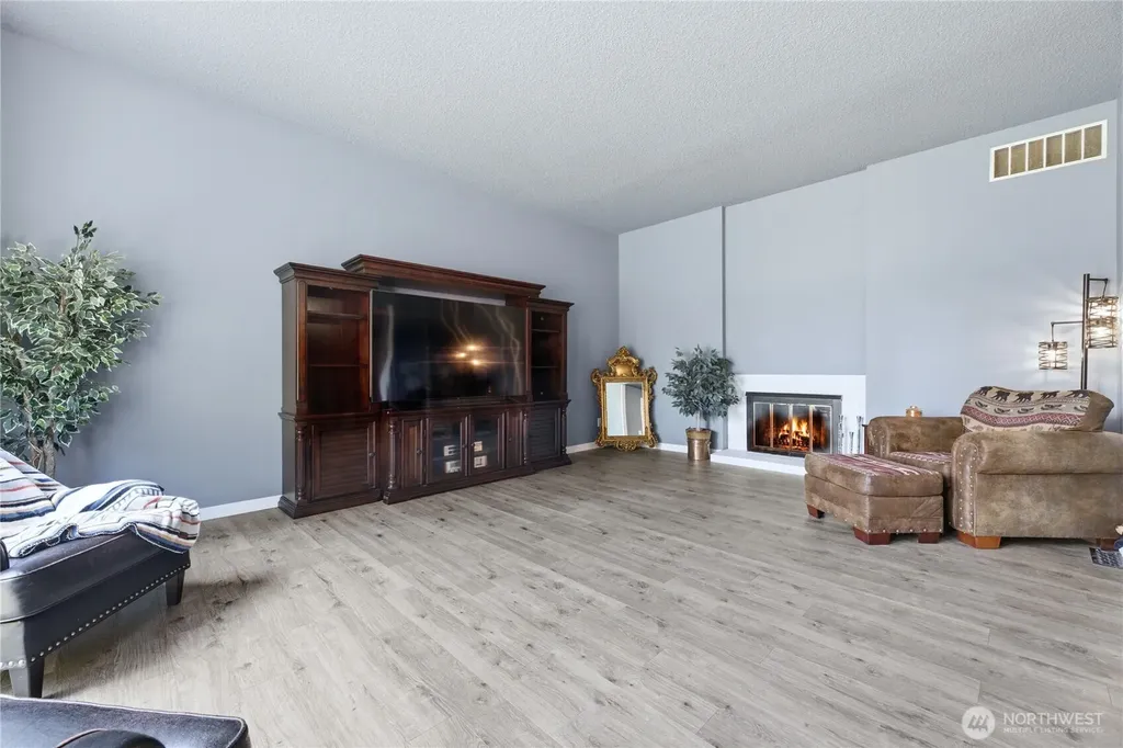 7010 Topaz Drive SW Lakewood WA 98498