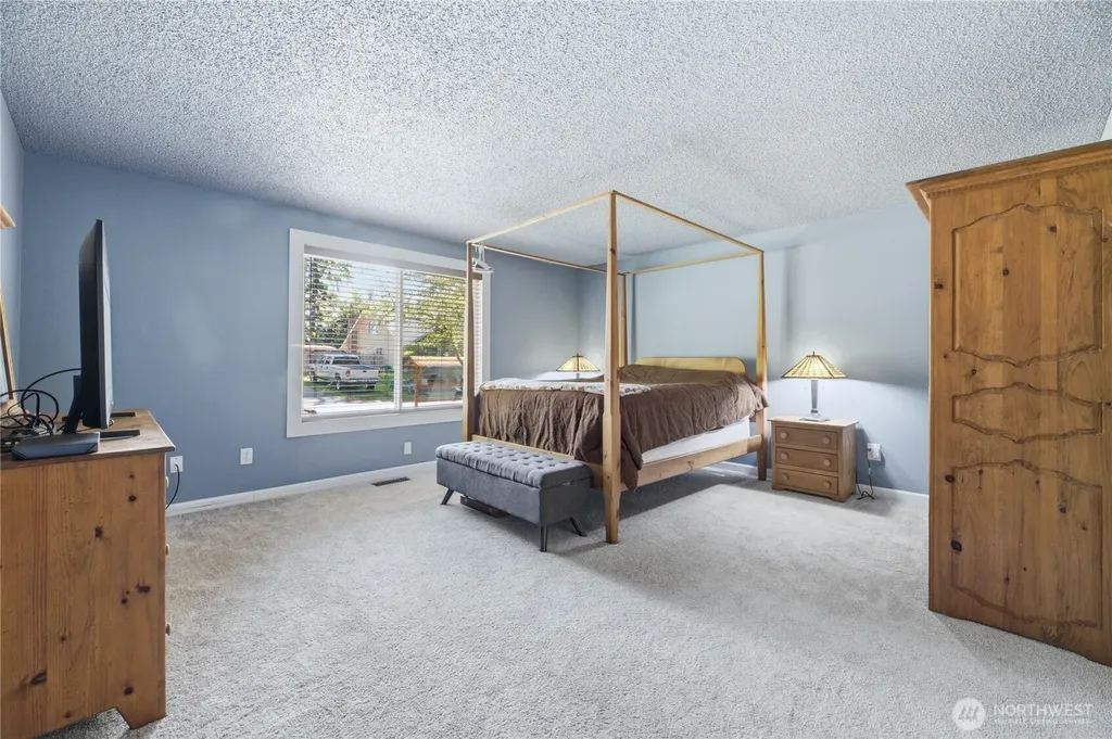 7010 Topaz Drive SW Lakewood WA 98498