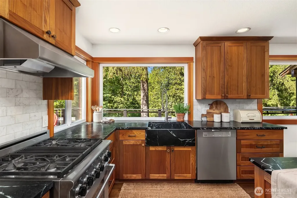 33306 SE 52nd Street Fall City WA 98024