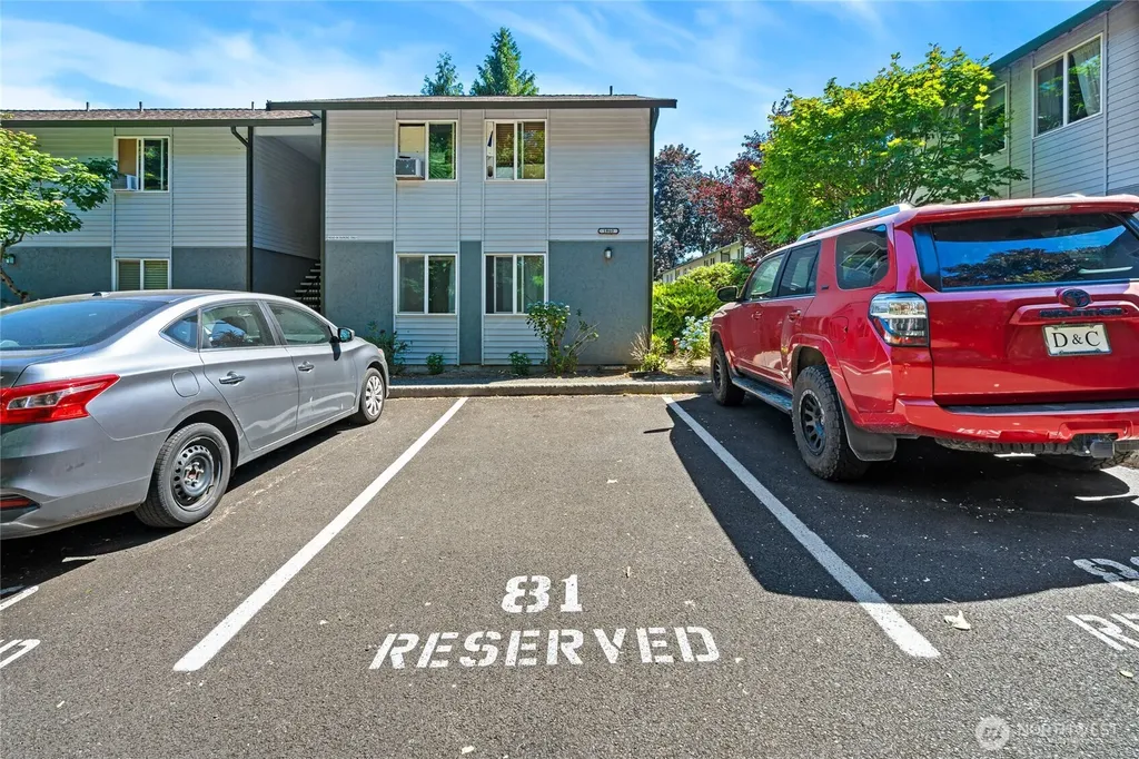 1872 S Central Place Kent WA 98030
