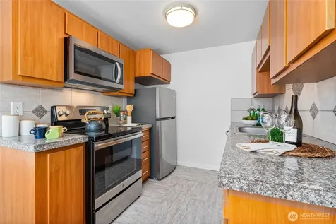 1872 S Central Place Kent WA 98030