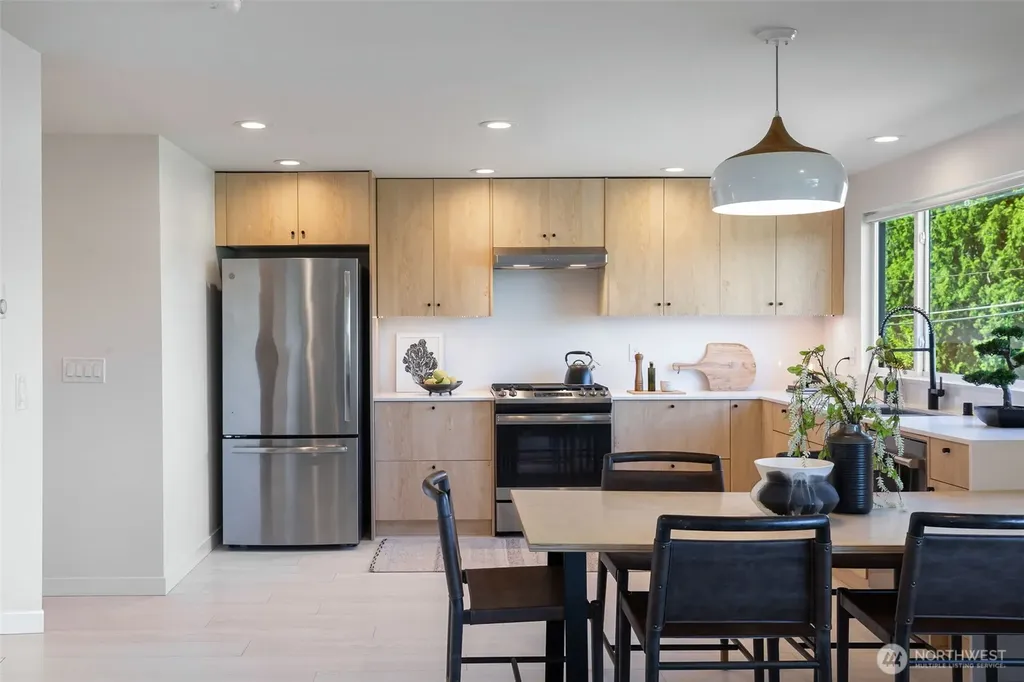 425 26th Avenue E Seattle WA 98112
