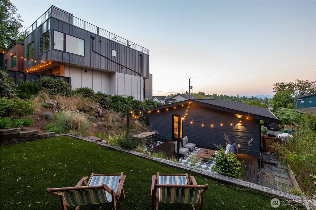 425 26th Avenue E Seattle WA 98112