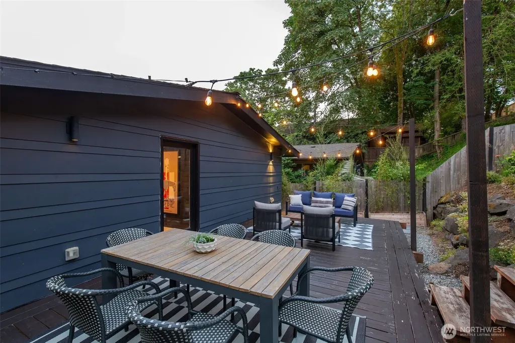 425 26th Avenue E Seattle WA 98112