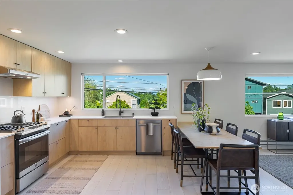 425 26th Avenue E Seattle WA 98112