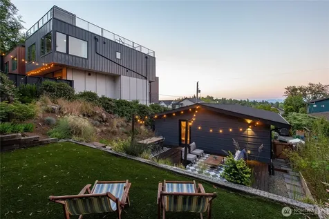 425 26th Avenue E Seattle WA 98112