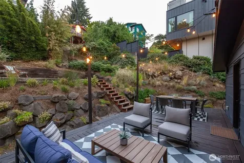 425 26th Avenue E Seattle WA 98112