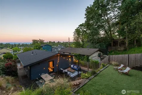 425 26th Avenue E Seattle WA 98112